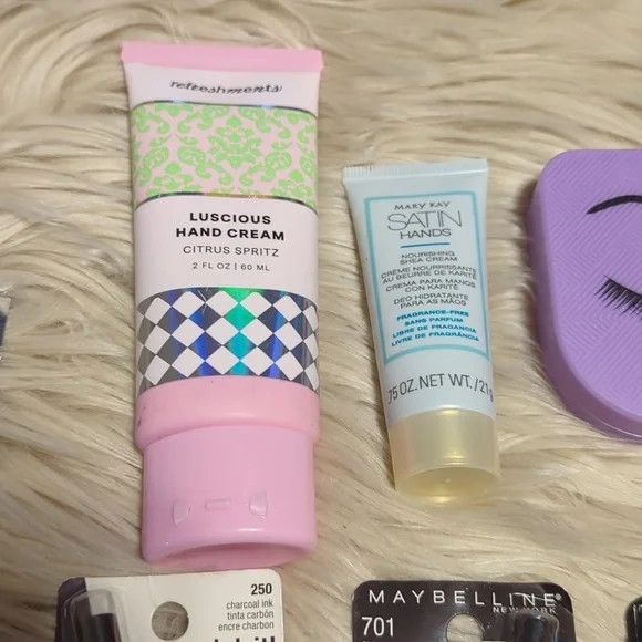 Makeup lot - Picture 4 of 7